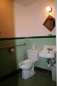 roomK-ADACompliant-BathroomEnsuite 